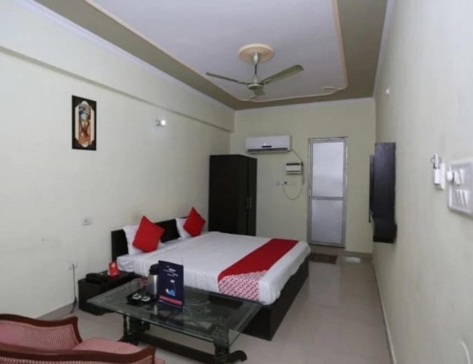 Hotel S K Palace Lucknow , Best Hotel In Lucknow , Hotel In Transport Nagar Lucknow ,Budget Hotels In Lucknow Dış mekan fotoğraf