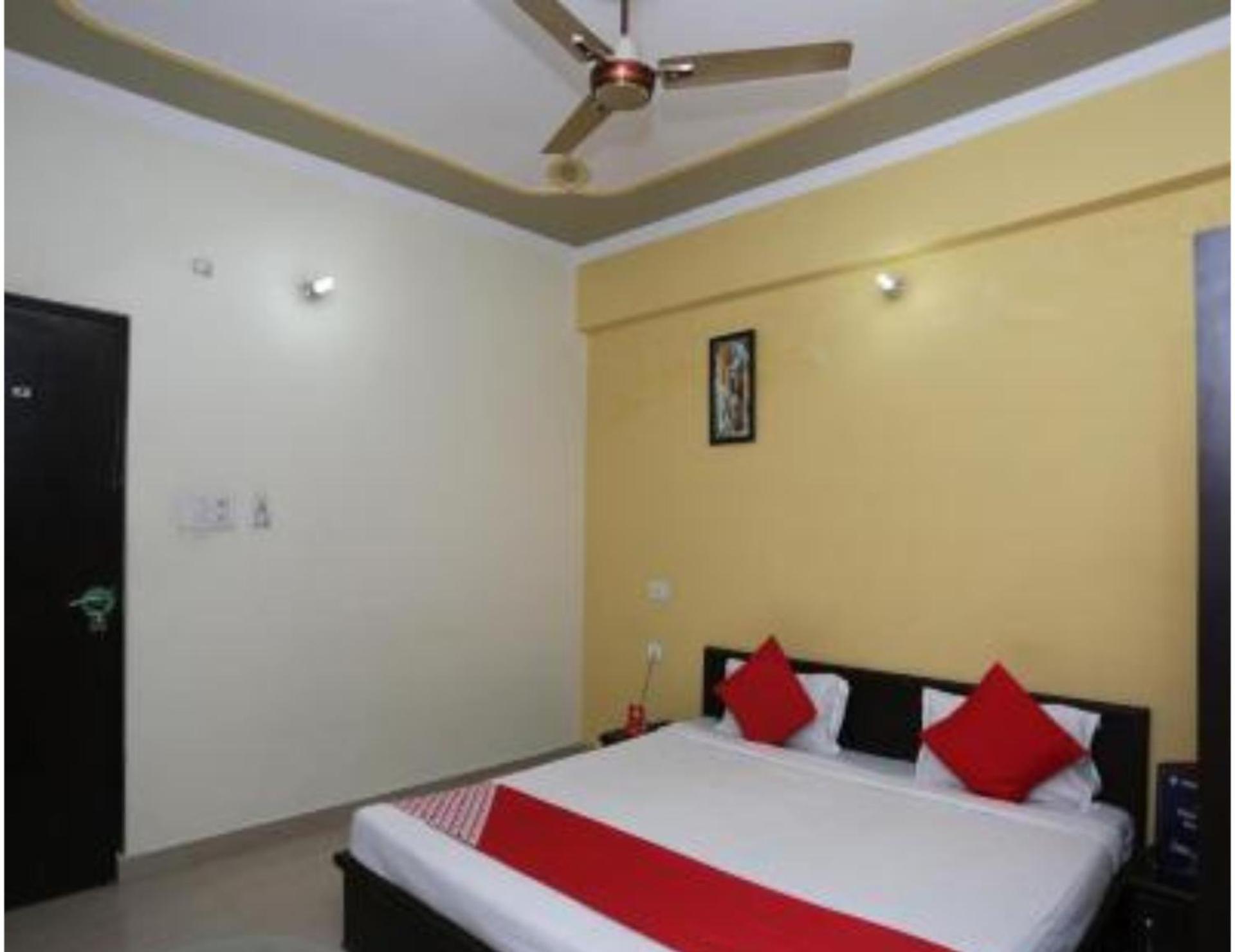 Hotel S K Palace Lucknow , Best Hotel In Lucknow , Hotel In Transport Nagar Lucknow ,Budget Hotels In Lucknow Dış mekan fotoğraf